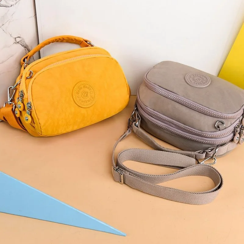 Interior Design News - Bolsos de hombro de lona de