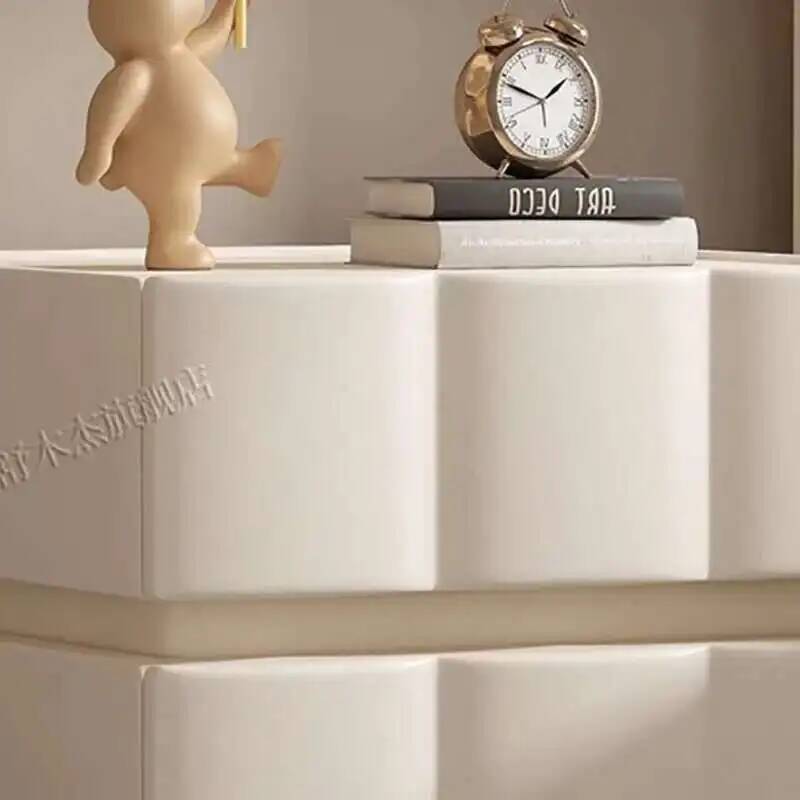 Armario blanco, mesitas de noc - Interior Design White And Wood reseña y precio