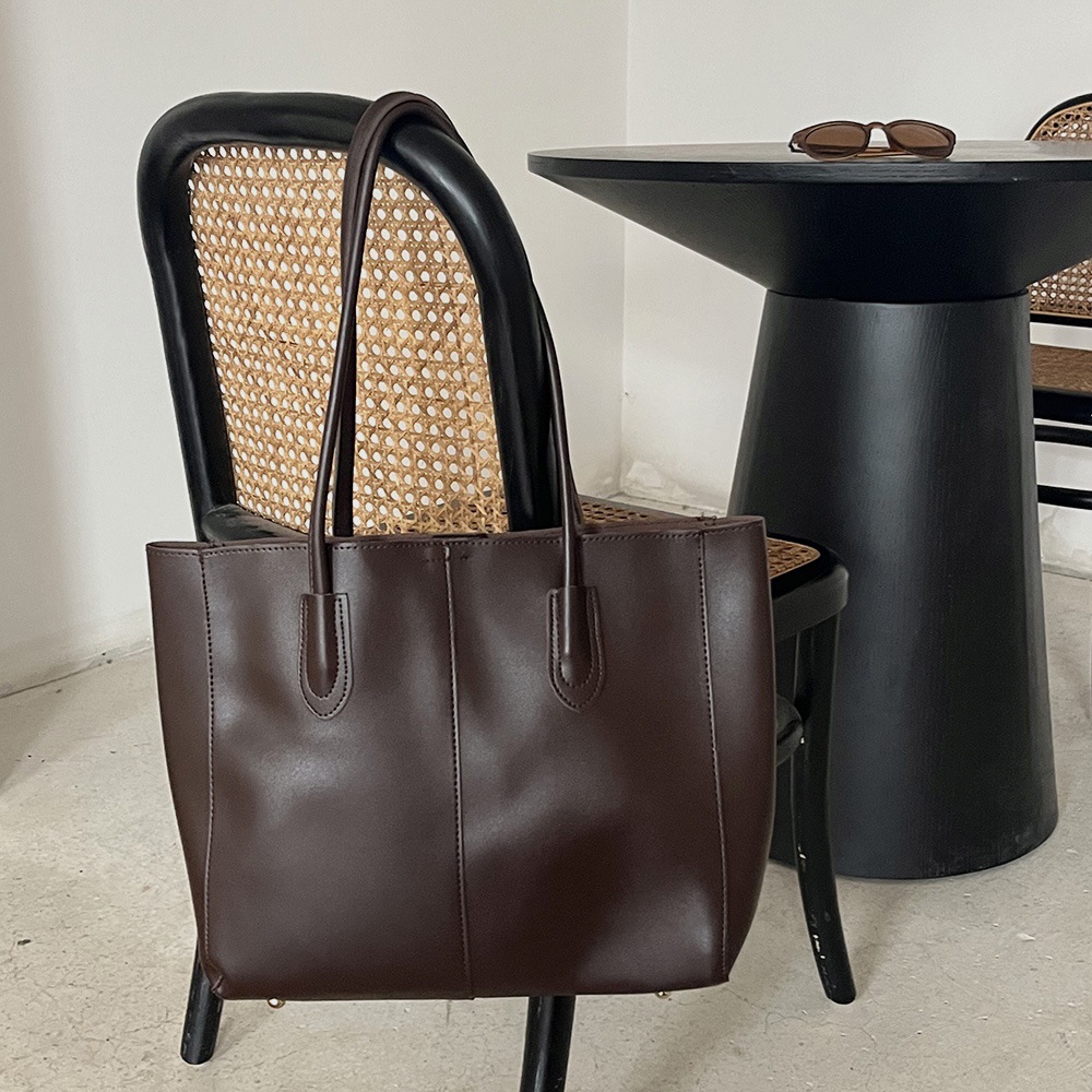 CGCBAG, bolso de mano de marca - Interior Design Simple reseña y precio