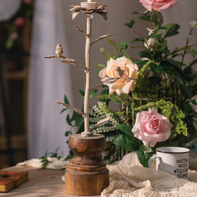 Candelabro de Metal con Forma  - Interior Design White And Wood reseña y precio
