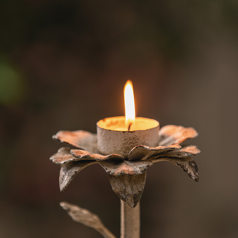 Candelabro de Metal con Forma  - Interior Design White And Wood reseña y precio